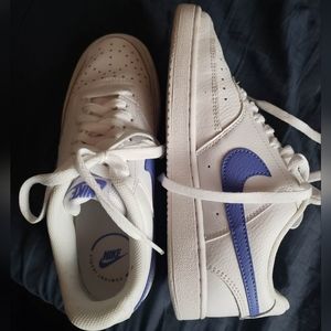 Nike Court Vision Low